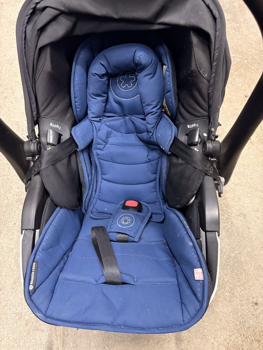 Kiddy Seggiolini per auto: Babyschale Kiddy Evolution Pro mit Isofix Basis schwarz – Usato da Gebenstorf venduto da trustedsale 5