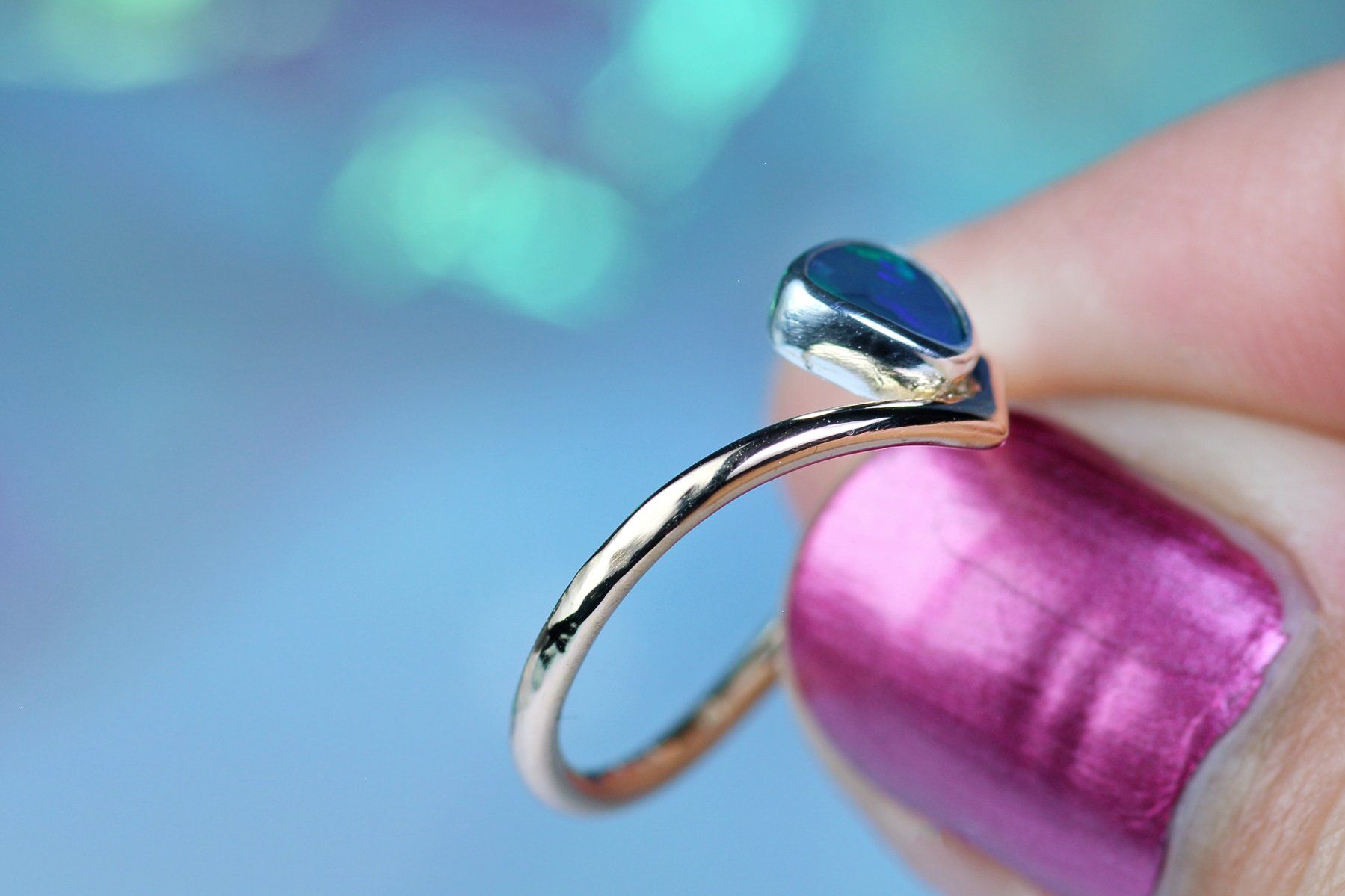 Ringe: AURORA ETERNA Bicolor Ring in 18k Roségold mit Black Opal – Neu und originalverpackt aus Bern von OSONO.Design 4