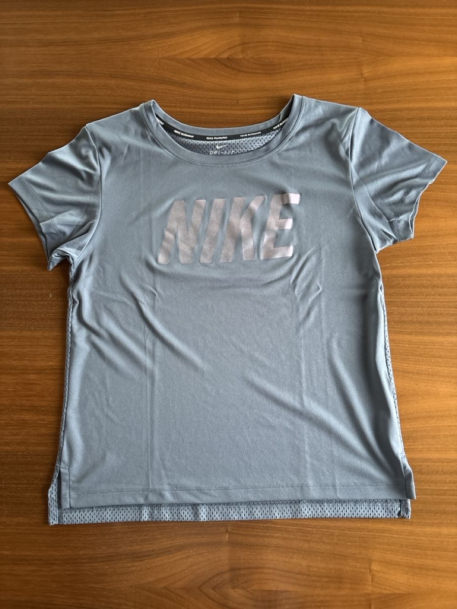 Nike T-Shirts: T-Shirt Nike Grösse S – Gebraucht aus Unterentfelden von Lavach