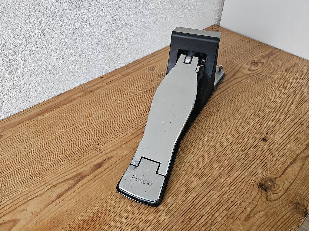 Roland Instruments de musique: Roland KT-10 Kick Trigger Pedal – D'occasion à Schaffhausen par wch24