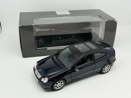 1/18 Mercedes-Benz Classe C Sport Coupé (W203) - Maisto DE