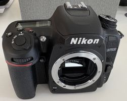 Nikon D7500 + Nikon DX VR AF-S NIKKO 18-140mm VR