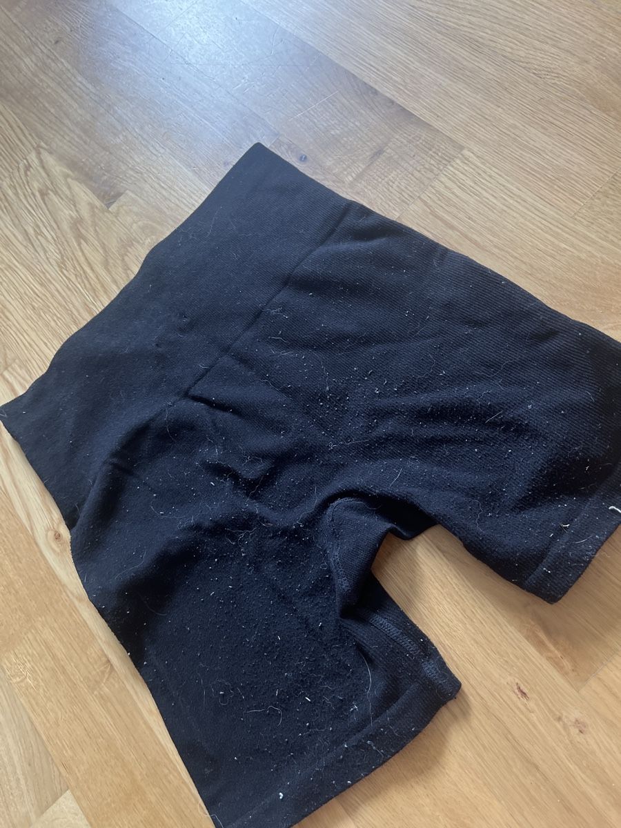 Pantaloni: Short noir cycliste – Usato da Le Locle venduto da Mayd_h 2