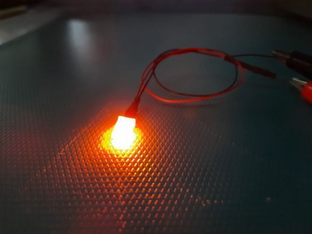 Componenti elettronici: LED 2x5x7mm verkabelt, 12-16V DC, orange – Nuovo (secondo la descrizione) da Luzern venduto da Salefactory