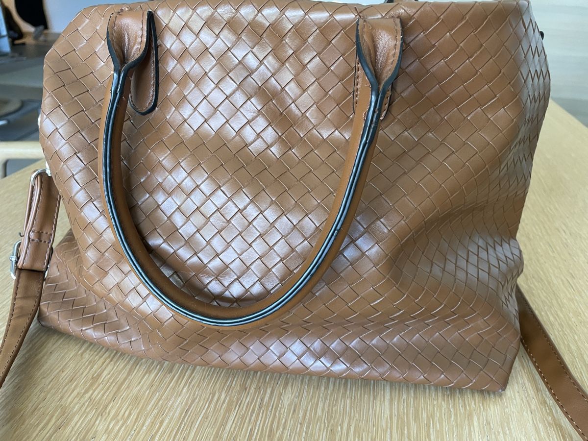 Borse da donna: Edel&Stark Brown Woven Tote Bag – Usato da Genolier venduto da Tom0712 5