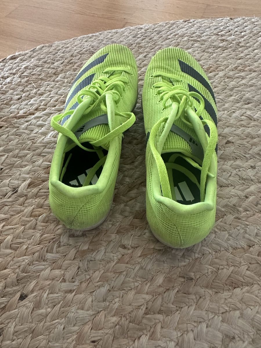 Adidas Chaussures hommes: Nagelschuhe Adidas – D'occasion à Ostermundigen par Clood 2