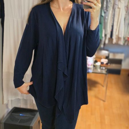 Dunkelblaue Jacke ohne Verschluss SARA LINDHOLM Gr. 52