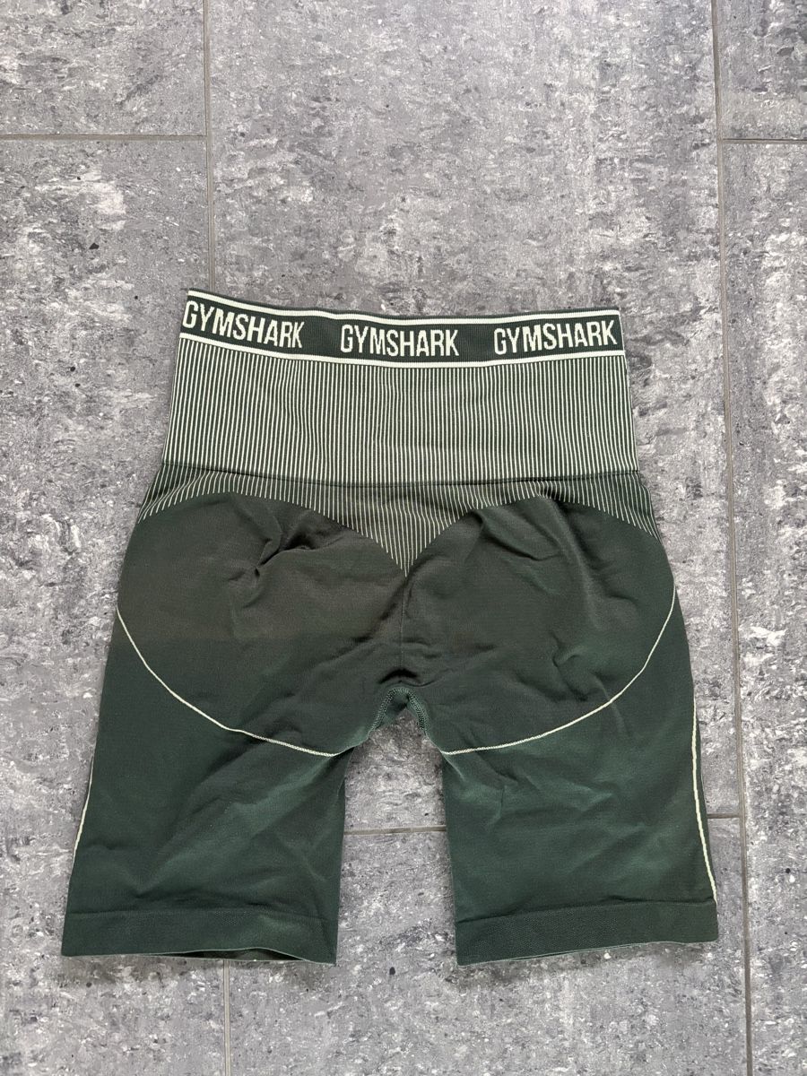 Gymshark Leggings: Gymshark Shorts, Size S – Gebraucht aus Buchrain von akj48 1