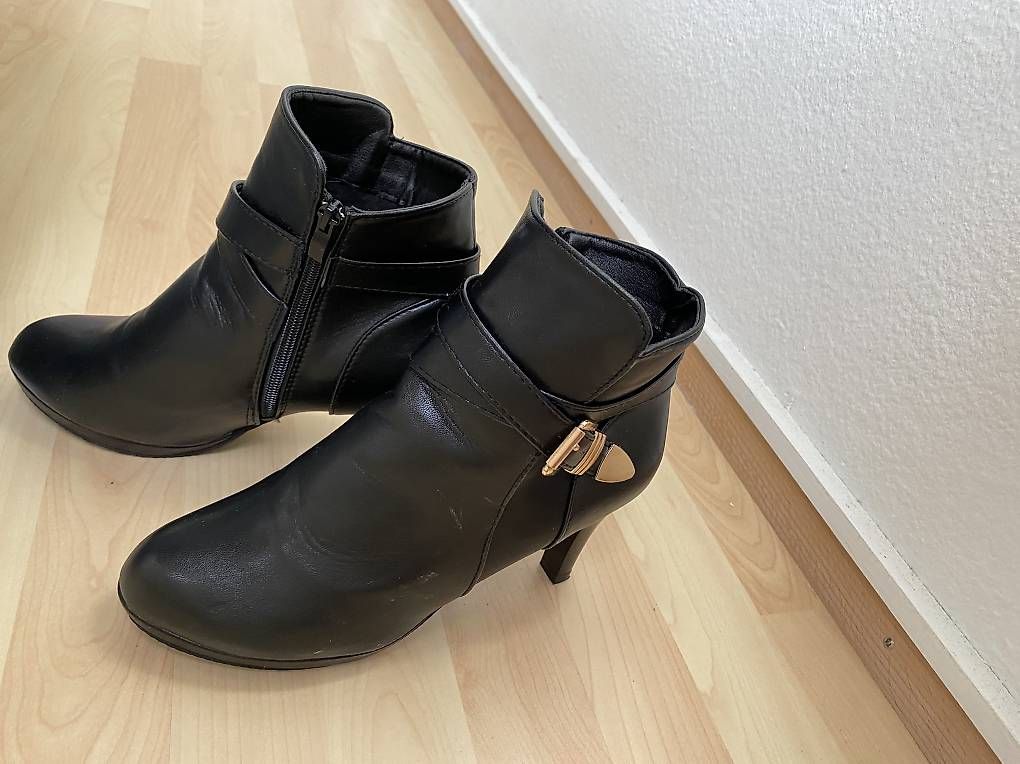 Damenschuhe: High Heels Stiefel – Gebraucht aus Baden von lul_d68m 1