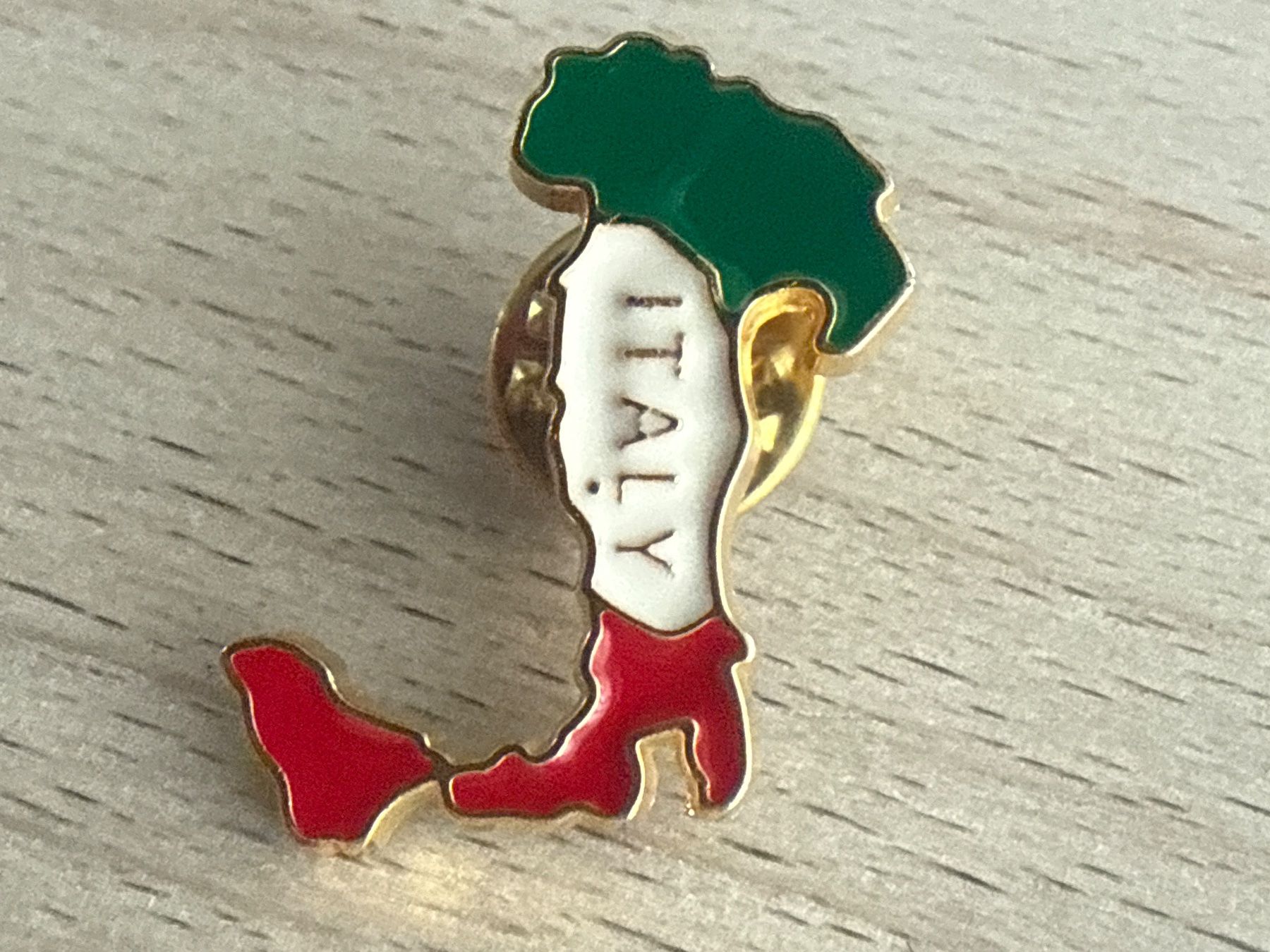Plaquettes & Badges: Pin Italy – D'occasion à Glattbrugg par Schweigmatt