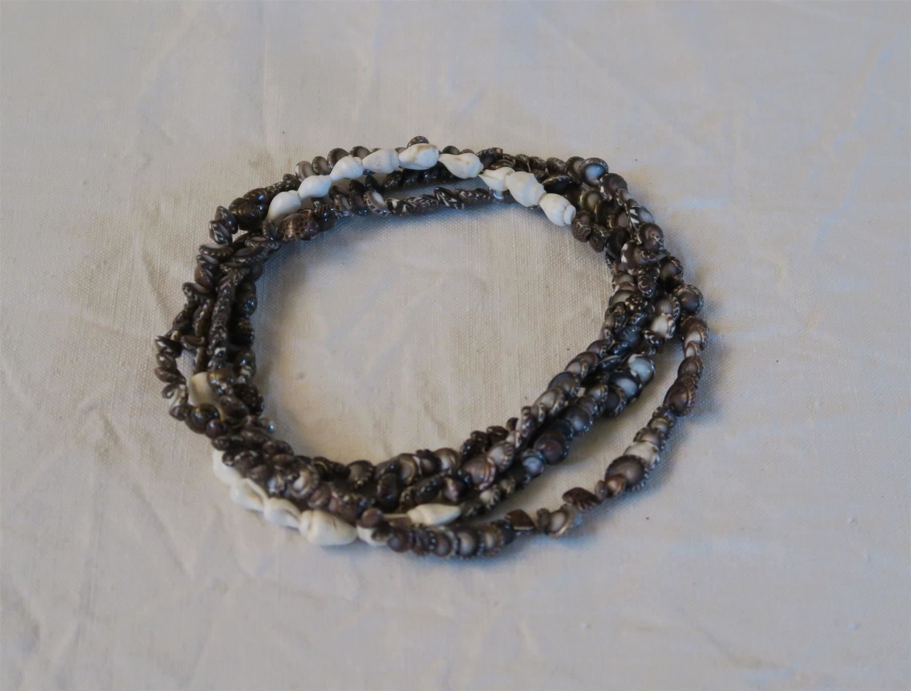 Catenine: Muschelkette braun/weiss – Usato da Brittnau venduto da marlenestone 1