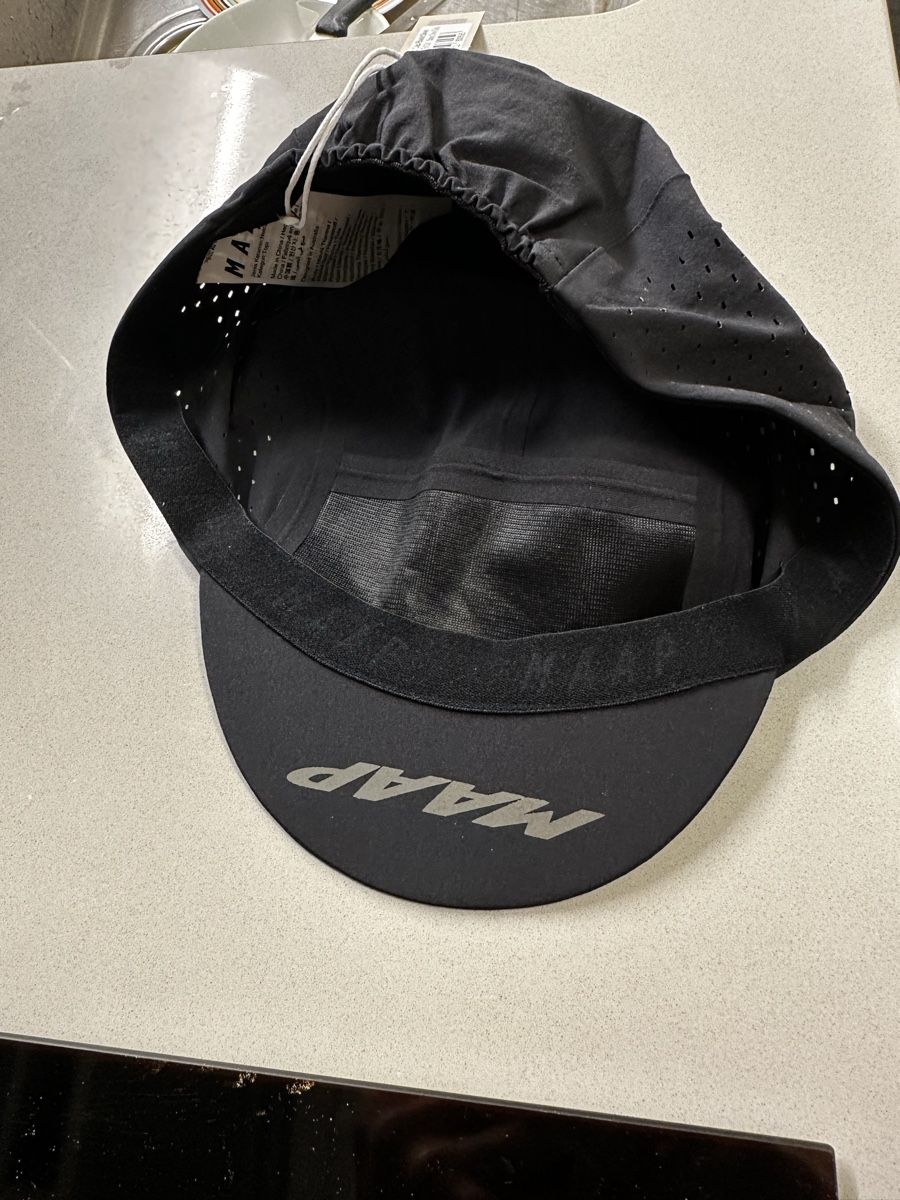 Copricapi, berretti & cappellini: MAAP cycling Pro Air Cap  – Nuovo e nell'imballaggio originale da Carouge GE venduto da cytoplan 1