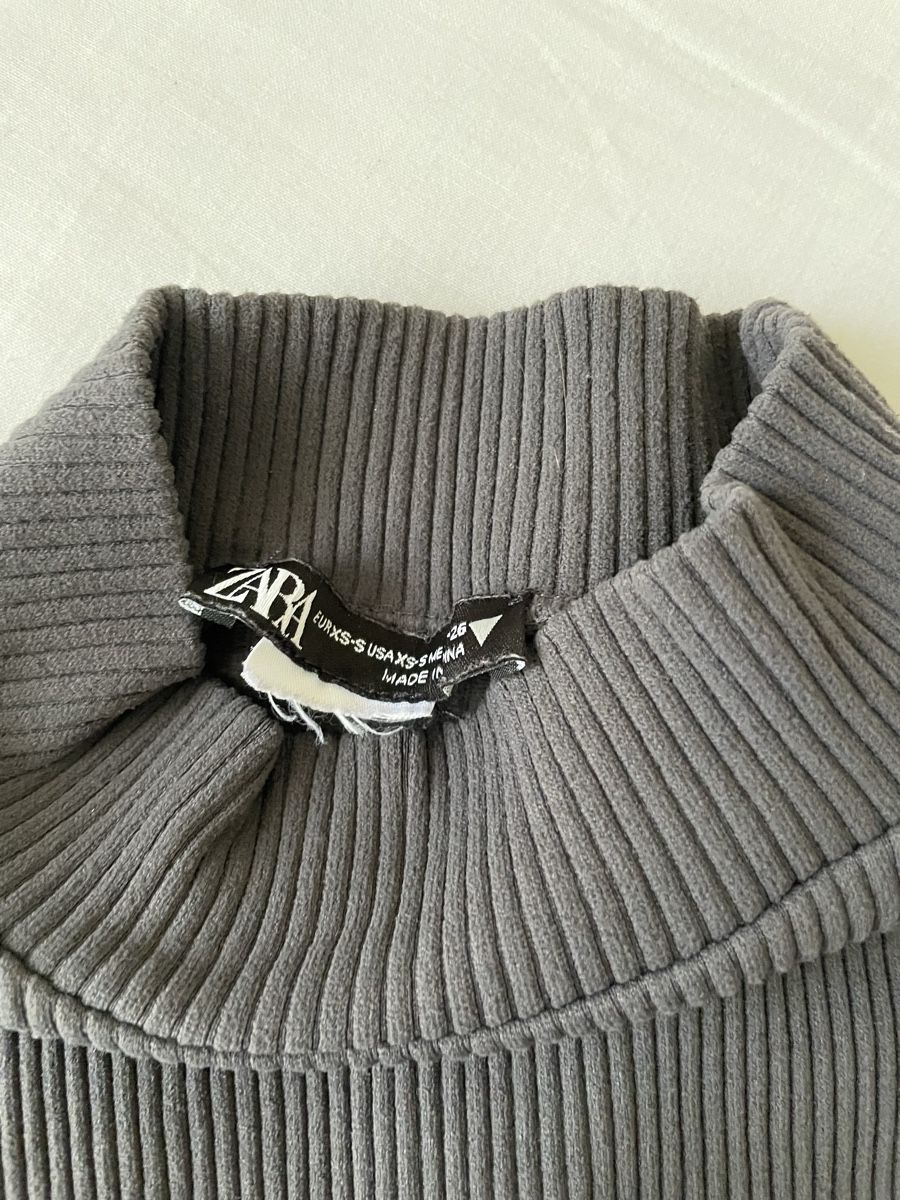 Zara Top: Top côtelé Zara – Usato da Concise venduto da Lae99 1