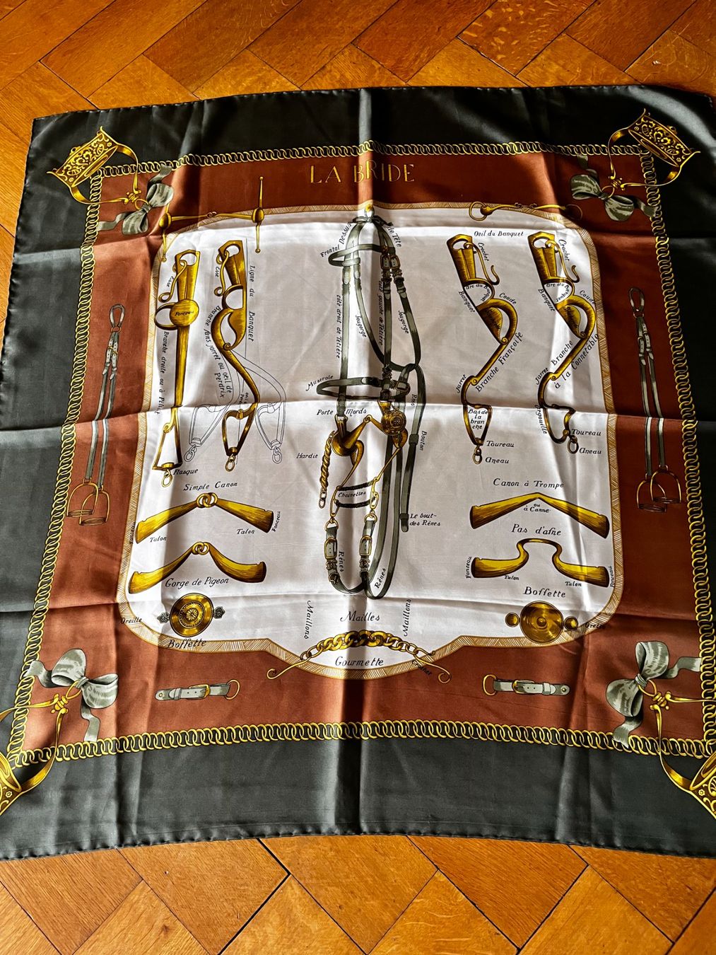 Foulard & Sciarpe: Seidenschal , "La Bride", 84x84cm – Usato da Zürich venduto da livifloli 1