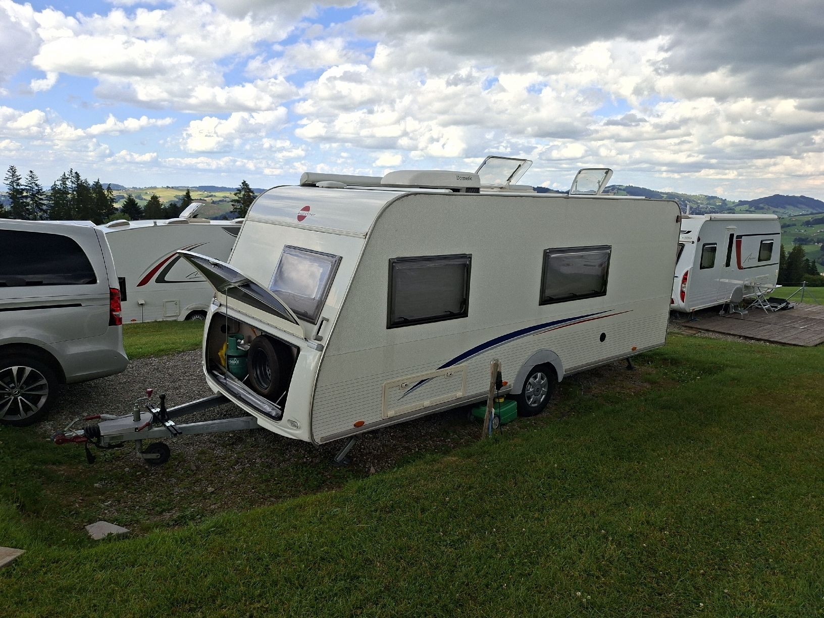 Bürstner Véhicules de camping: Familienwohnwagen Bürstner – D'occasion à Plasselb par Schaller25 1