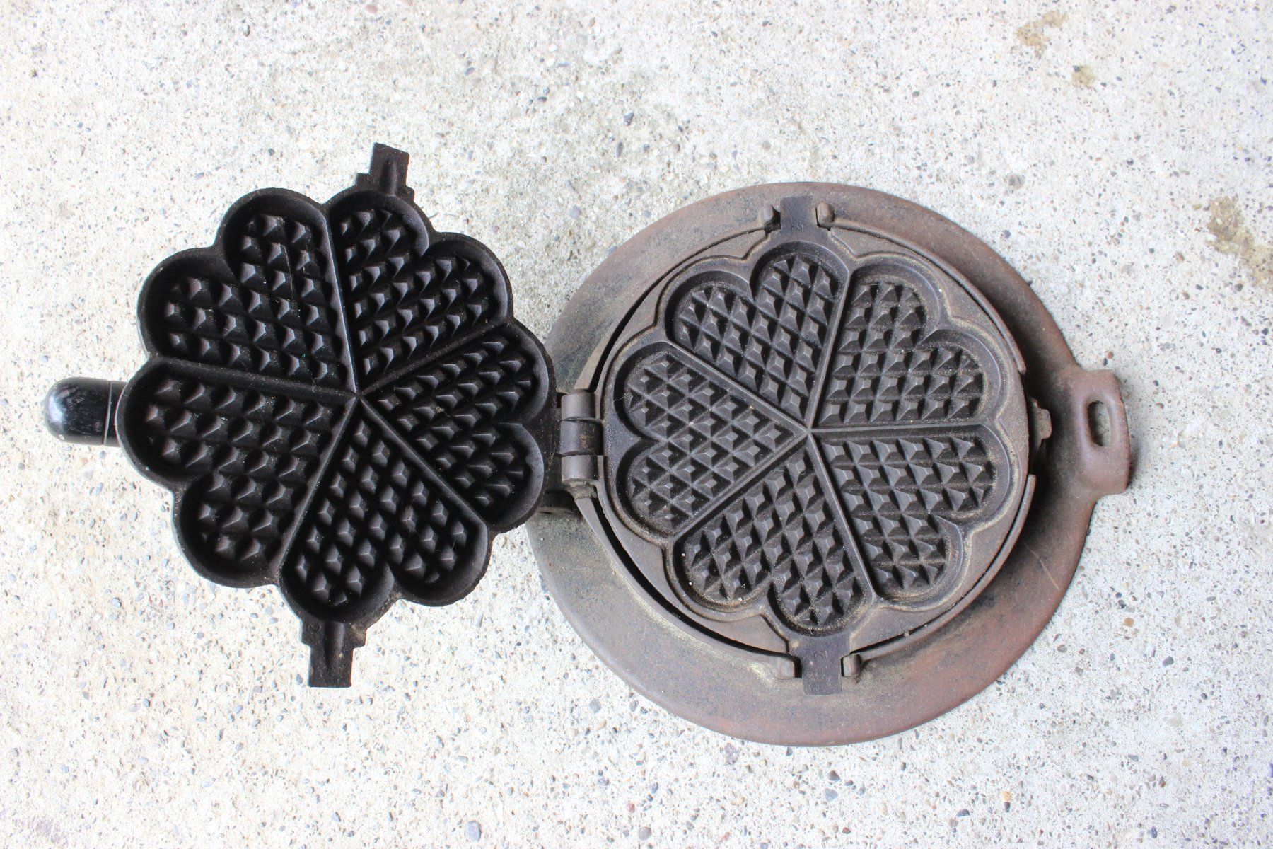 Elettrodomestici da cucina: Antikes Waffeleisen – Usato da Rüegsauschachen venduto da Karjan 1