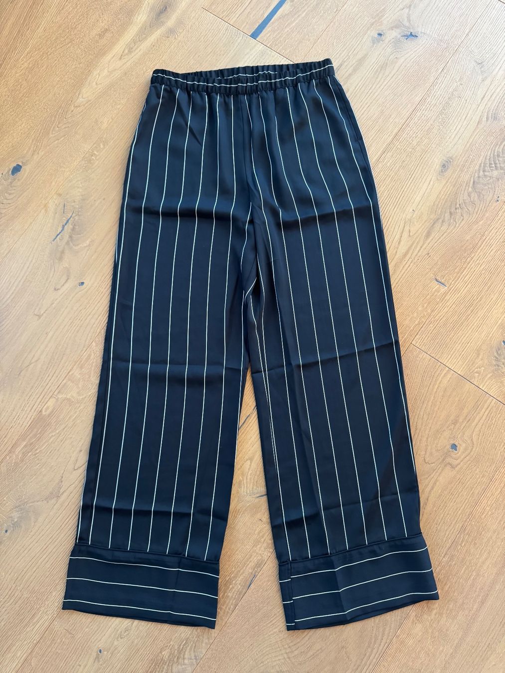 H&M Pantalons: NEU H&M Hose Gr. S – Neuf avec emballage d'origine à Altendorf par PiaLang 1