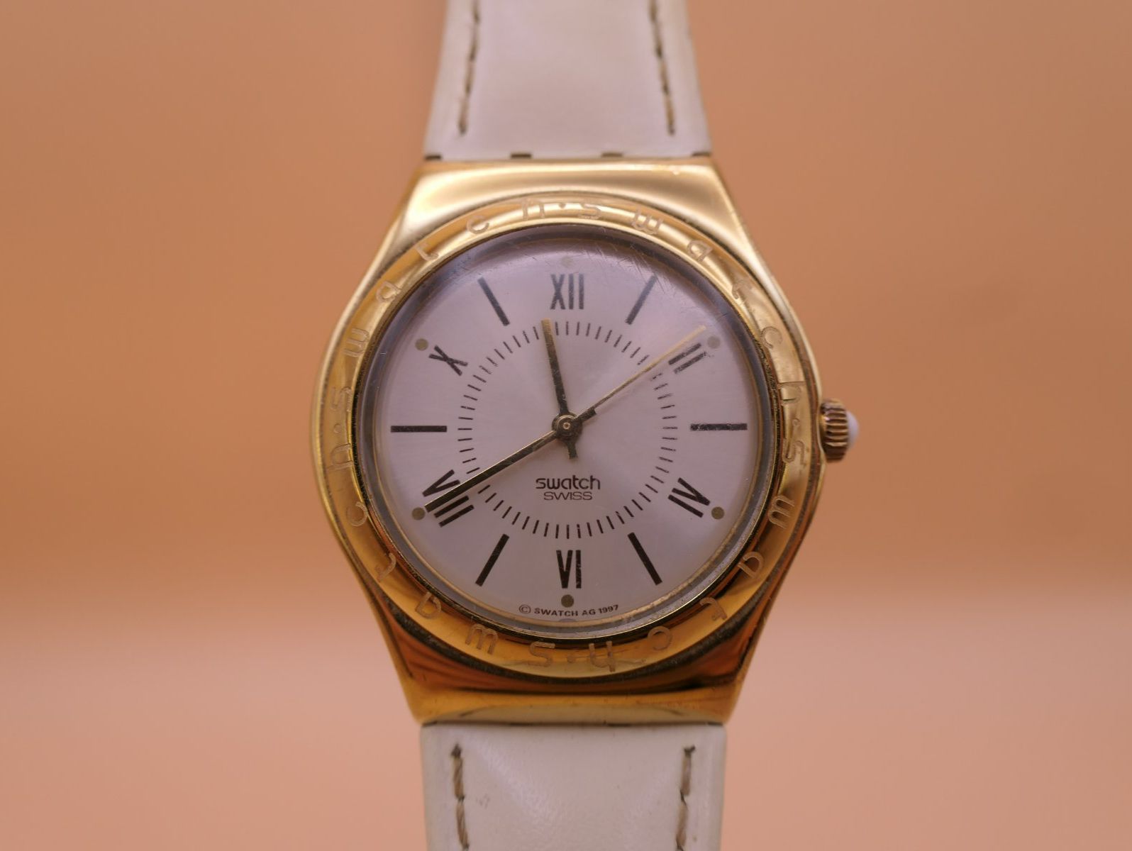 Swatch Uhren: Swatch Irony Medium "MALAKO" YLG109, neue Batterie – Gebraucht aus Thun von CHRONOTIKA