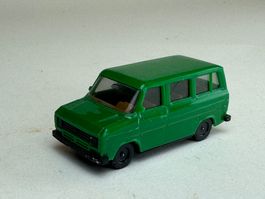 Herpa Ford Transit Kombi grün