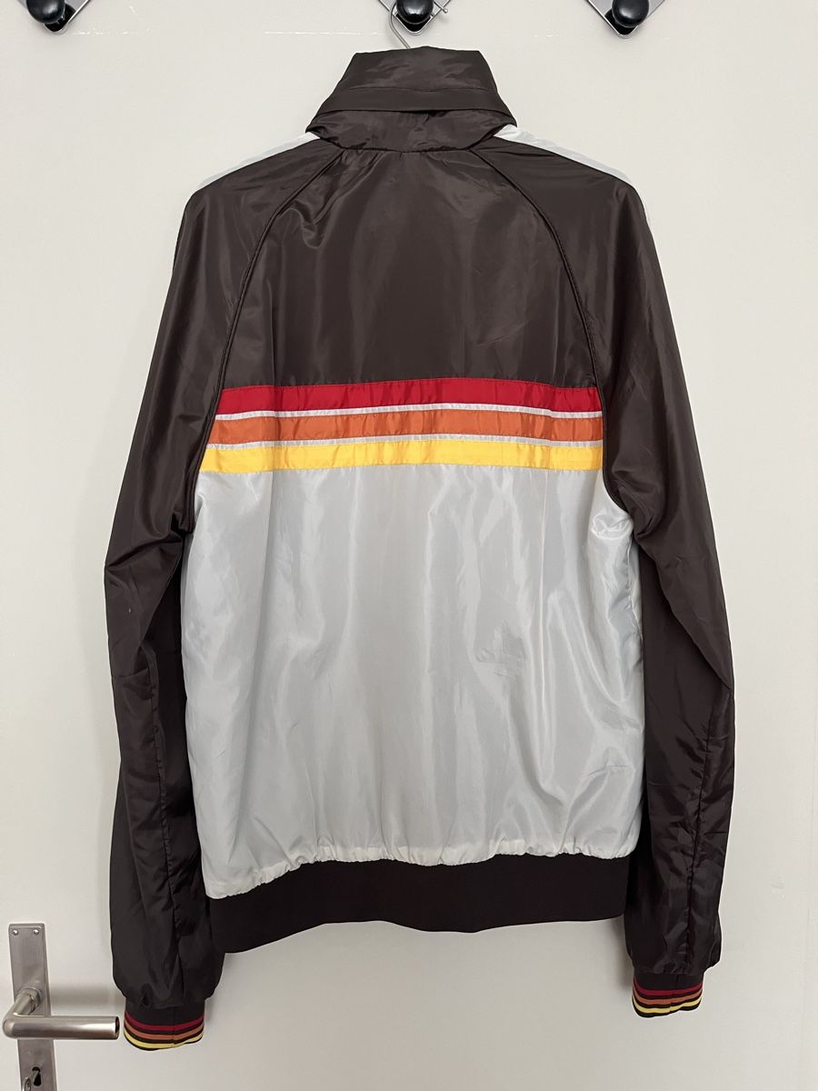 Bershka Giacche: Leichte Jacke mit versteckter Kapuze – Usato da Glattpark(Opfikon) venduto da Cannavaro 1