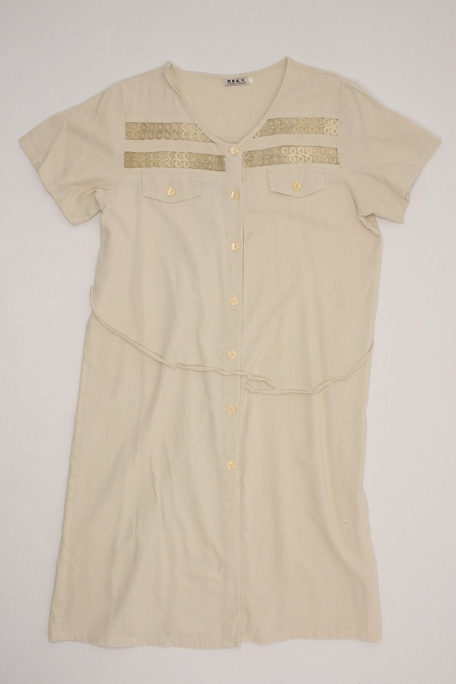 Kleider: RE&X Robe Lin Beige Brodée Strass T. L – Gebraucht aus Fribourg von re-fine 1