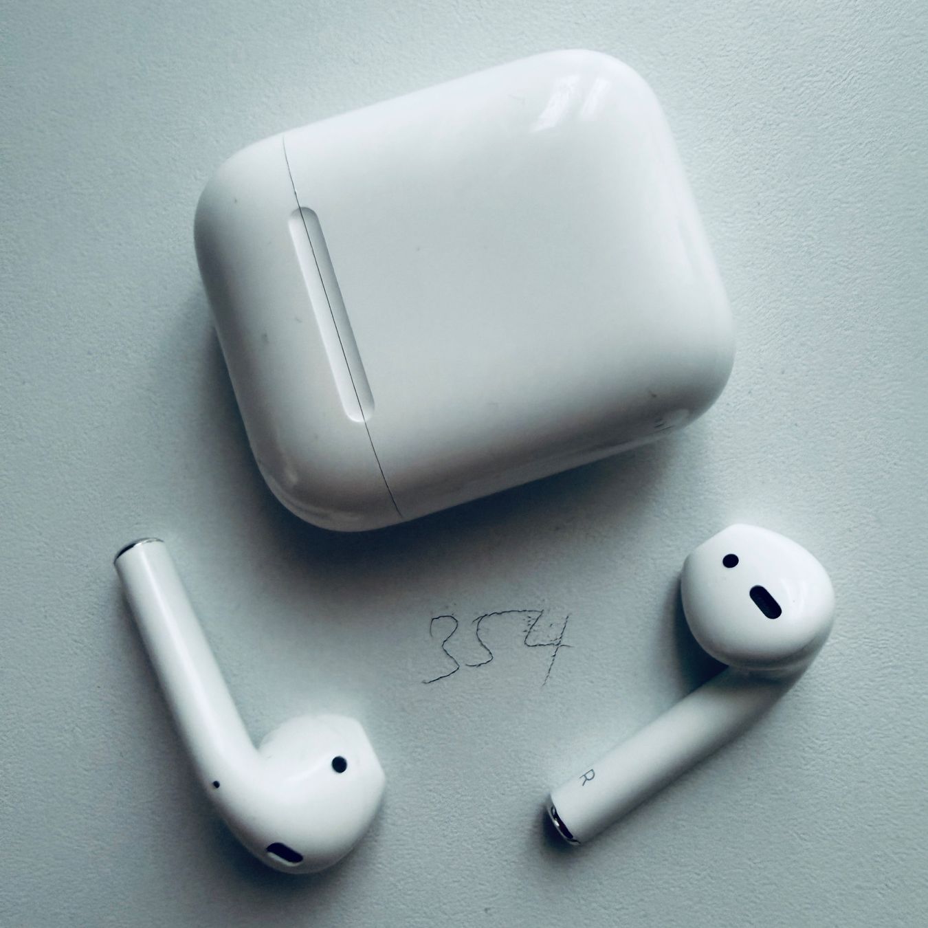 Apple Kopfhörer: Original Apple AirPods 2 Gen. Wireless Kopfhörer & Case – Gebraucht aus Basel von MY.AIRPODS.SHOP 4