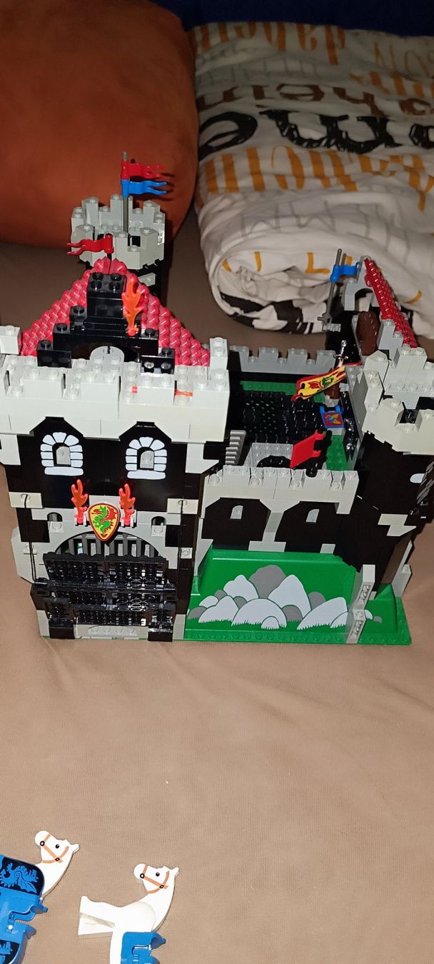 Lego Kit di costruzioni: Lego Burg – Usato da Kloten venduto da Curacao74 4