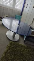 Runder Tisch blau Glas mit Metallfuss guter Zustand