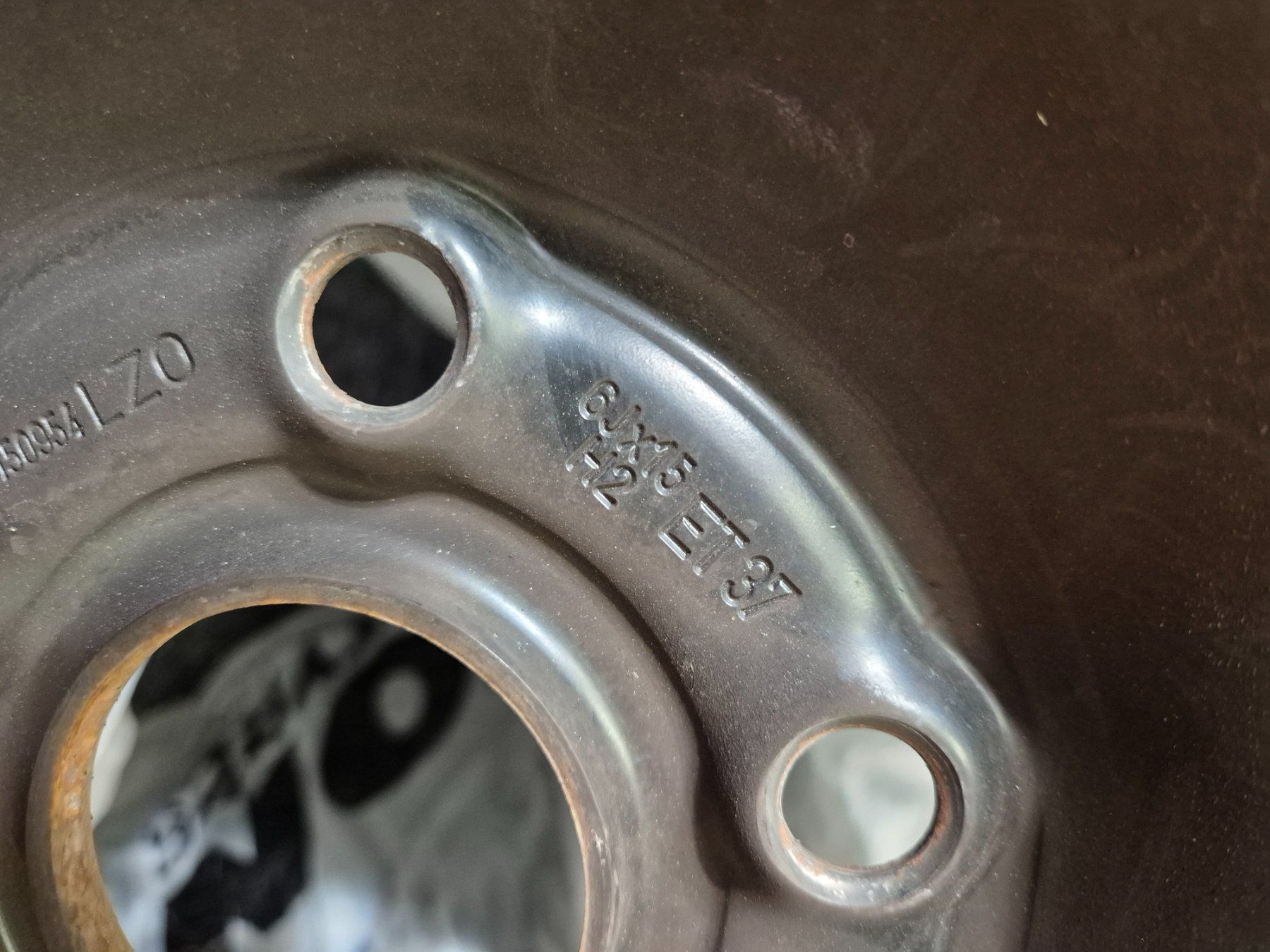 Volkswagen Felgen: Stahlfelgen Original VW 6x15 ET37 – Gebraucht aus Arlesheim von Bmw3204 4
