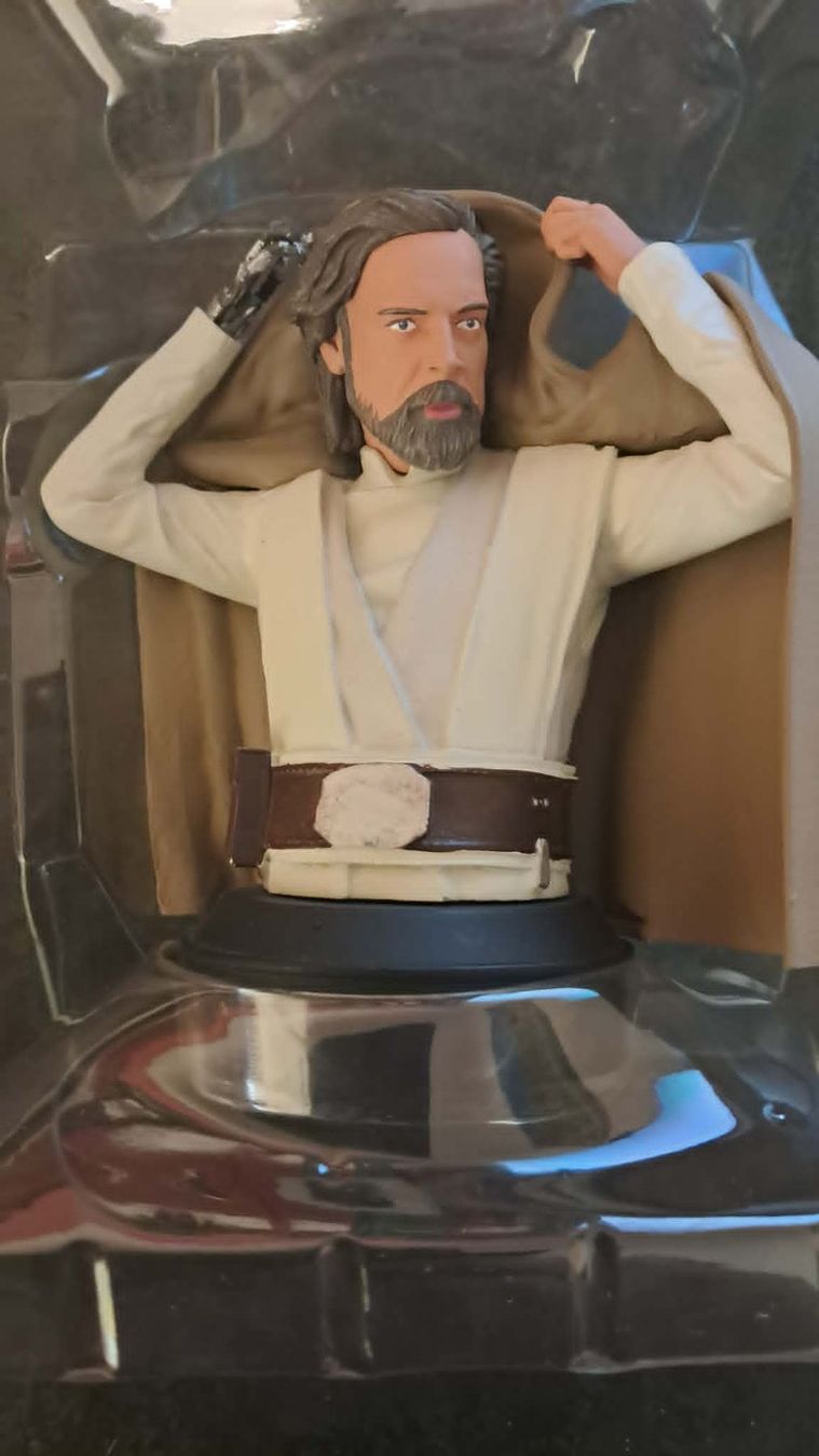 Star Wars Figurines: Figurine "Star wars bust collection" ou "Marvel" – Neuf avec emballage d'origine à PRILLY par 55b_nh8l
