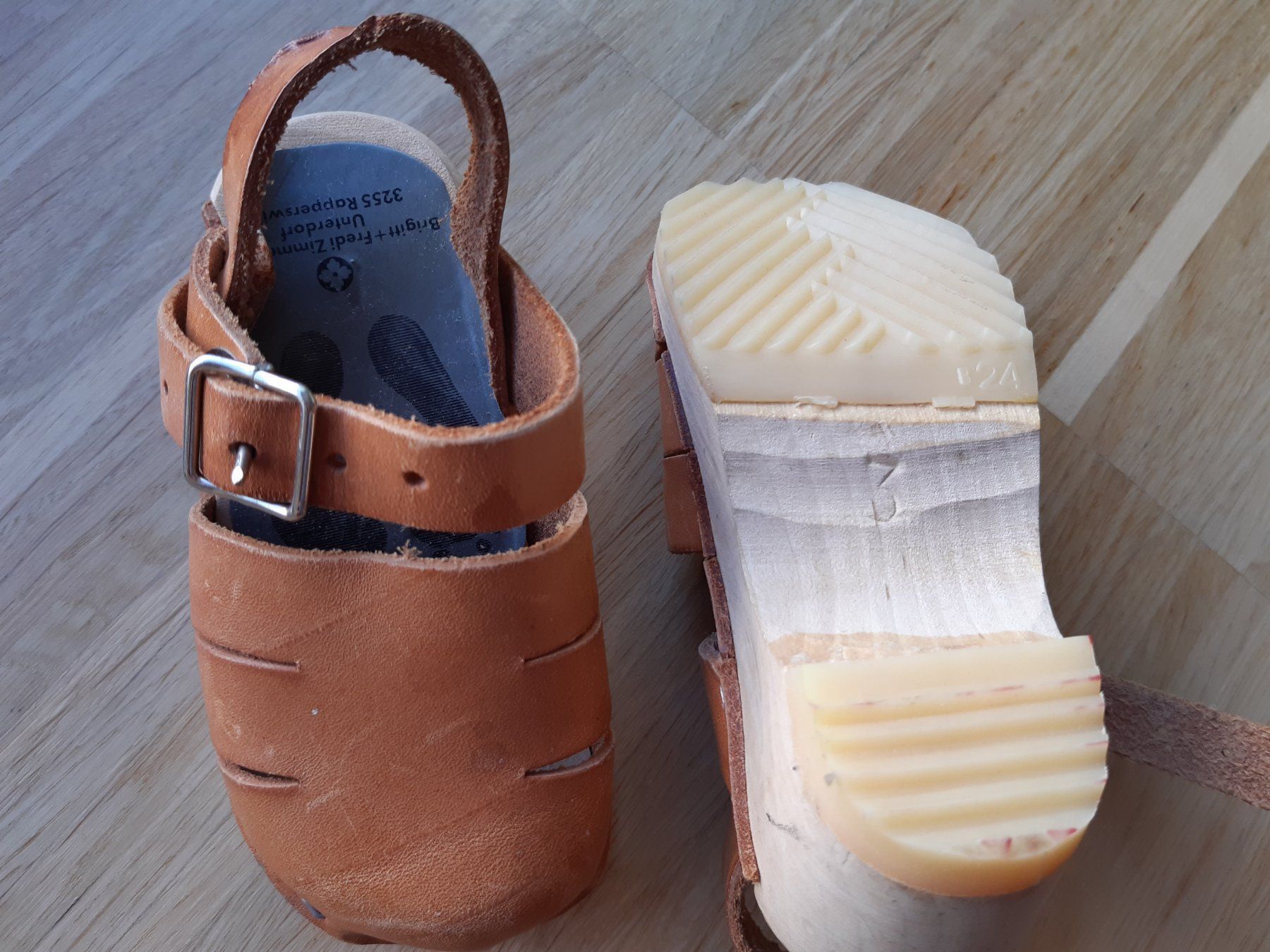 Scarpe per ragazzi: Leder Sandalen mit Holzsohle – Nuovo (secondo la descrizione) da Zürich venduto da tobiasscheid 3