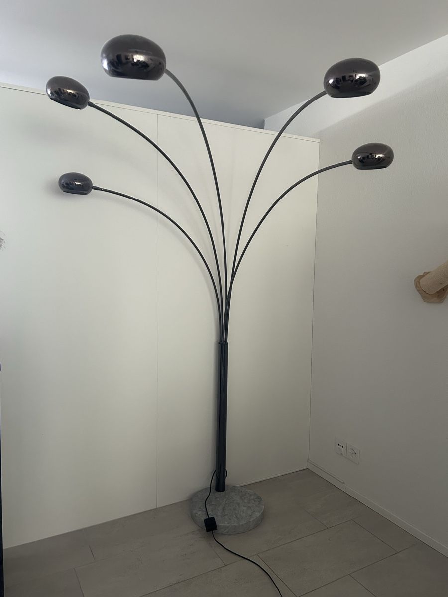 Lampen: Stehlampe mit Steinsockel – Gebraucht aus Muttenz von Jan.iglan