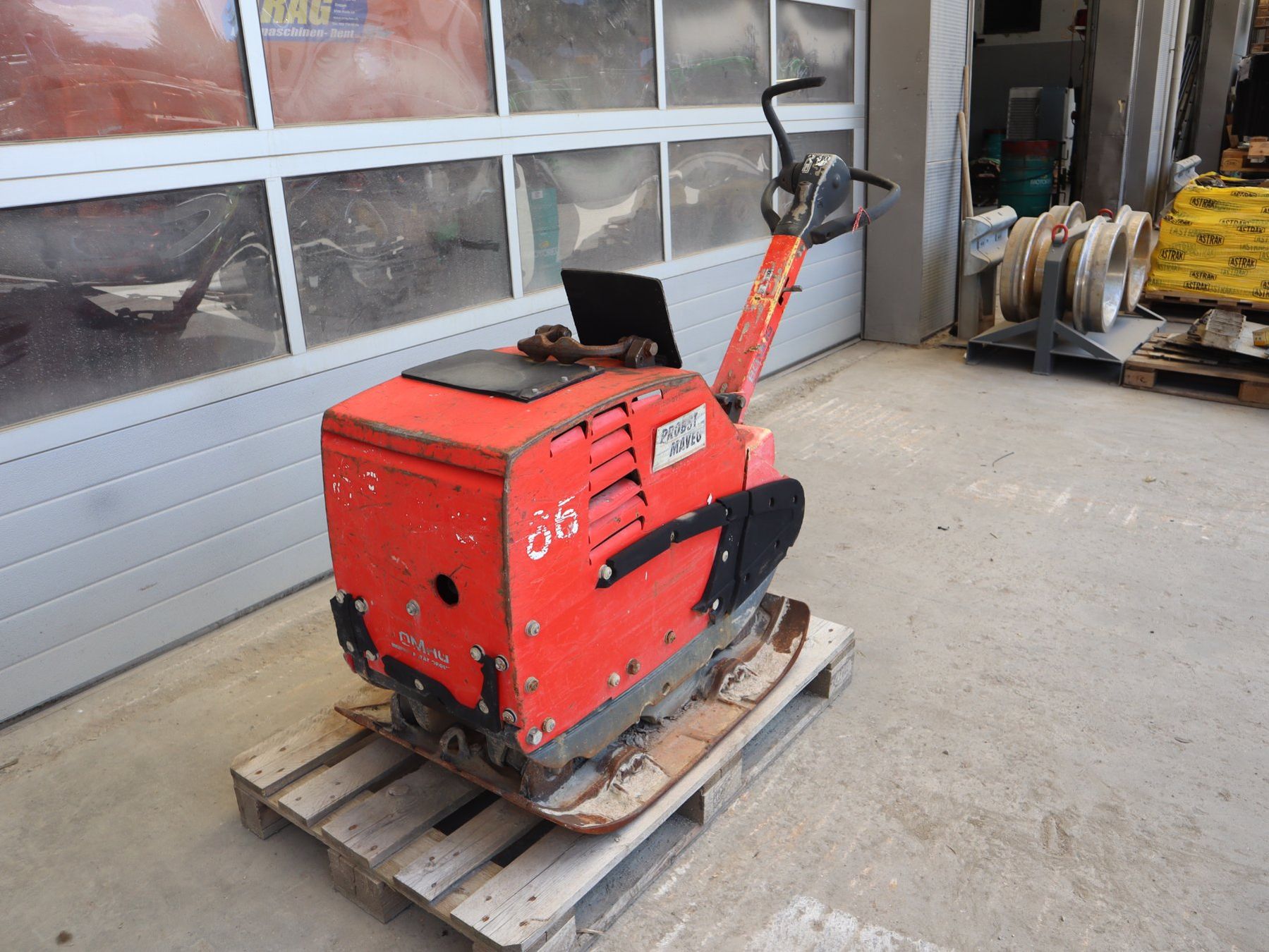 Bomag Tutte le macchine: Bomag BPR 55/65D Vibroplatte – Usato da Hasle LU venduto da Arag08 5