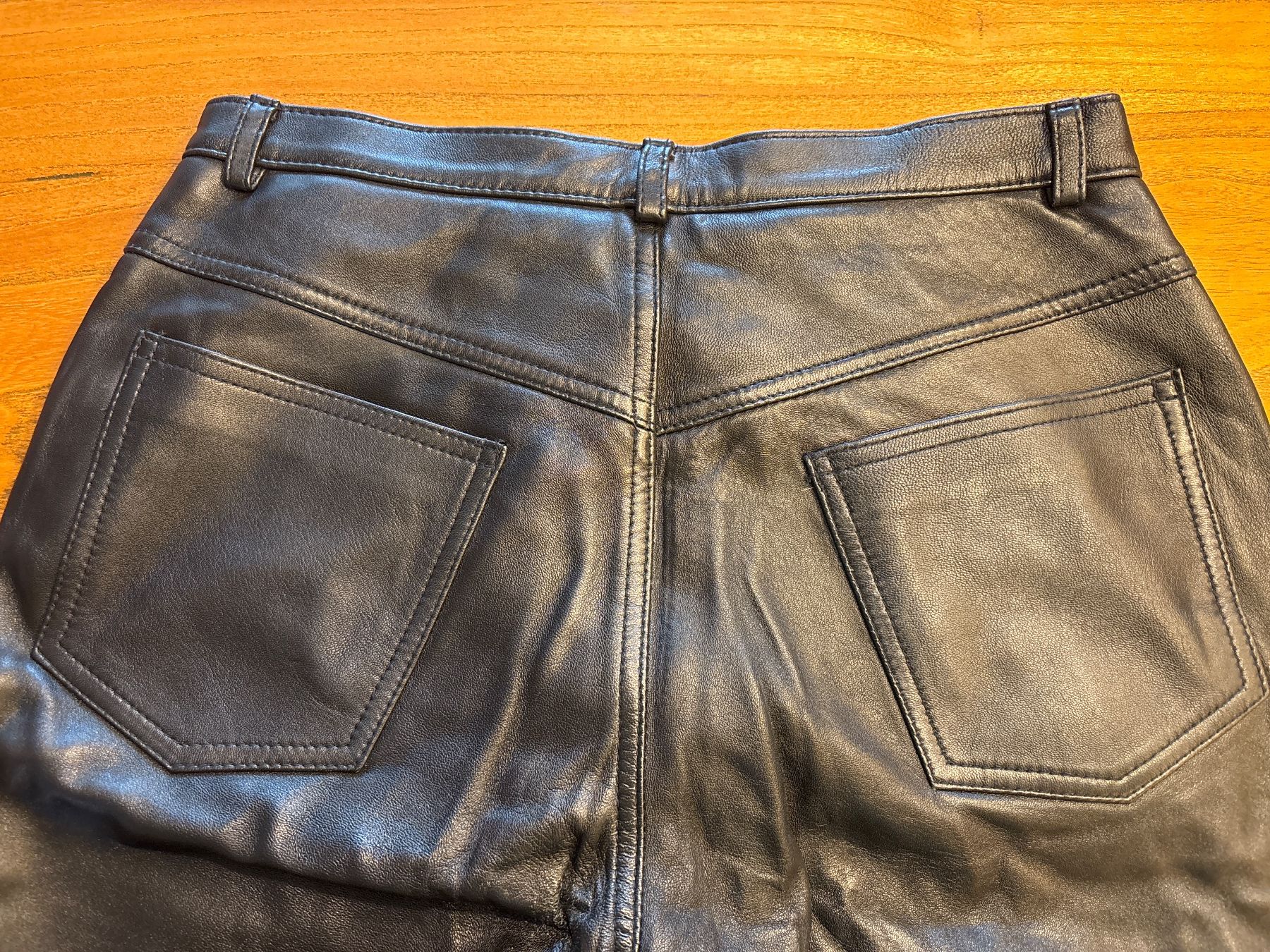 Pantaloni: Schwarze Lederhose Gr. 38, – Usato da Guntershausen venduto da Herbie8357 2