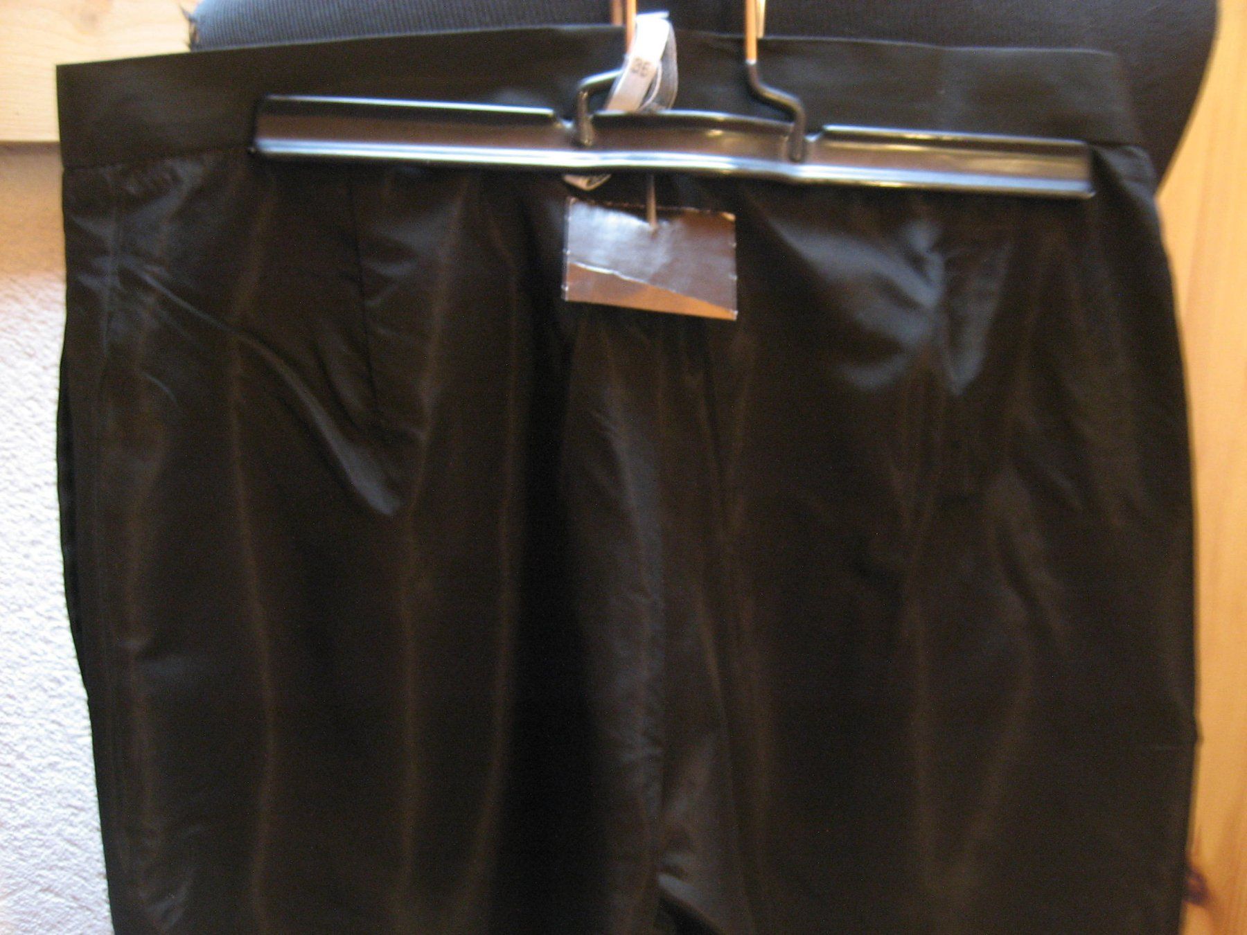 Hosen: Pantalon Tuzzi taille 36, neuf – Neu und originalverpackt aus Delémont von marryb 4