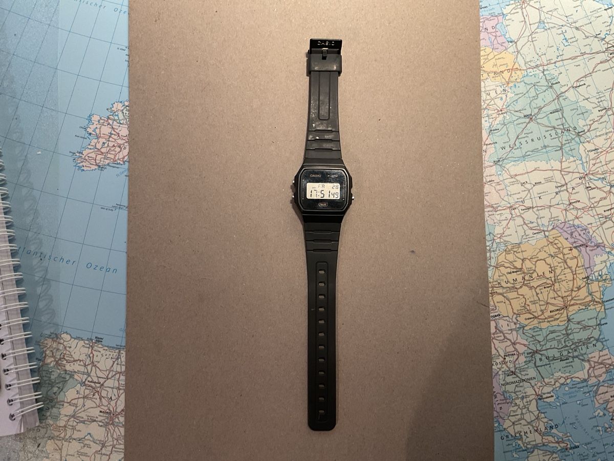 Casio Uhren: Digitaluhr Casio Schwarz gut erhalten – Neu (gemäss Beschreibung) aus Zürich von Weber020