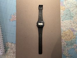 Digitaluhr Casio Schwarz gut erhalten