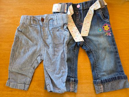 Kleider-Set: 3 Hosen & festliches Kleid, Grösse 68, Top!