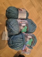 6 acrylic wool skeins 
