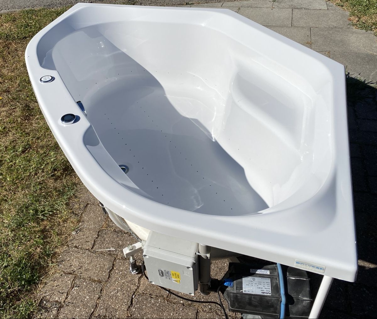 Baignoires: Baignoire d’angle – D'occasion à Froideville par BTLNB