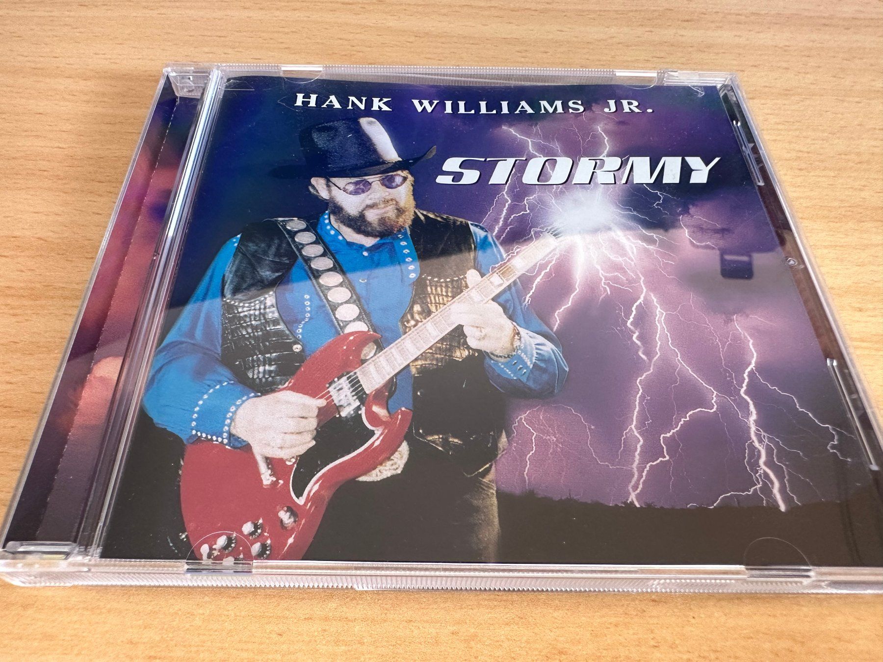 CD: Hank Williams Jr. – Stormy – Usato da Rikon im Tösstal venduto da Alpenmutz
