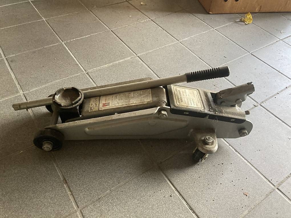 Alle Werkzeuge: Sollevatore auto – Gebraucht aus Ascona von decaet3