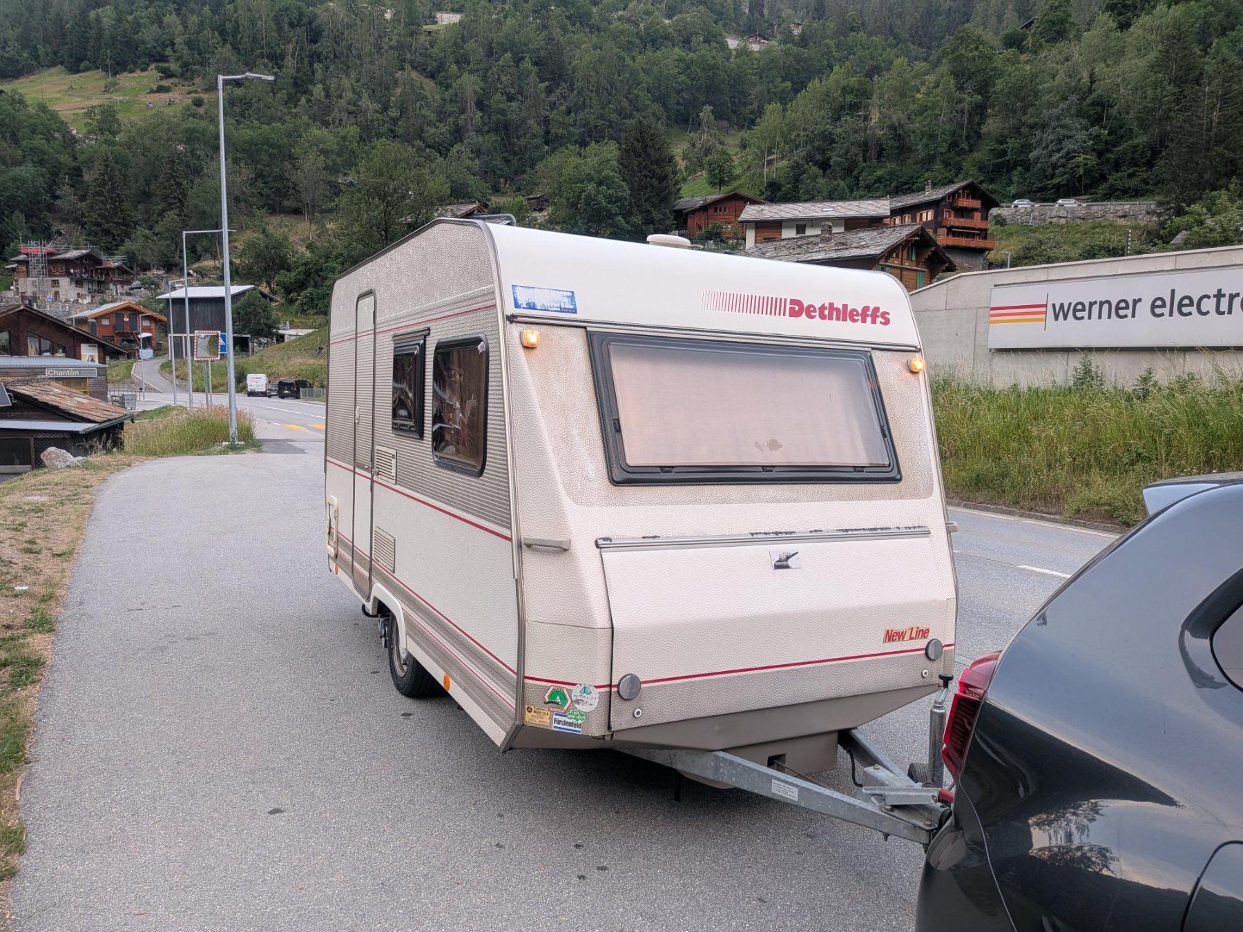 Dethleffs Veicoli da campeggio: Super Wohnwagen Leichtgewicht mit Moover – Usato da St. Niklaus VS venduto da silli89