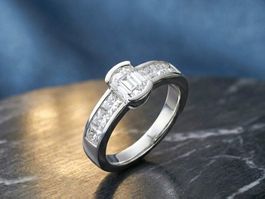 Klassischen Eleganter Silberring (925) mit Zirkonia - NEU