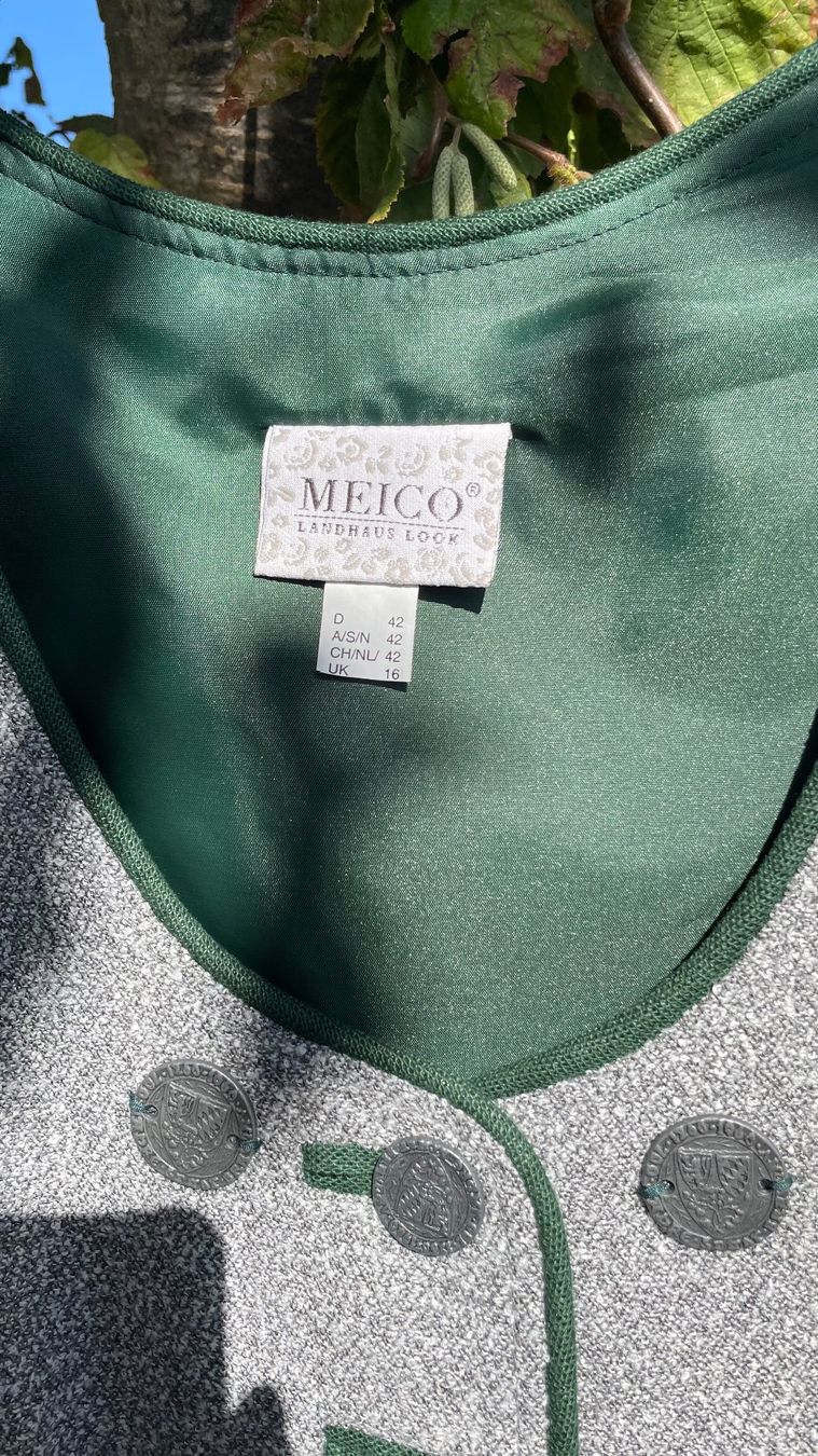 Robes: Kleid – Neuf avec emballage d'origine à Benken ZH par stefiz 1