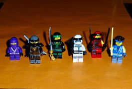 Lego Ninjago/ 6 Minifiguren + Waffen