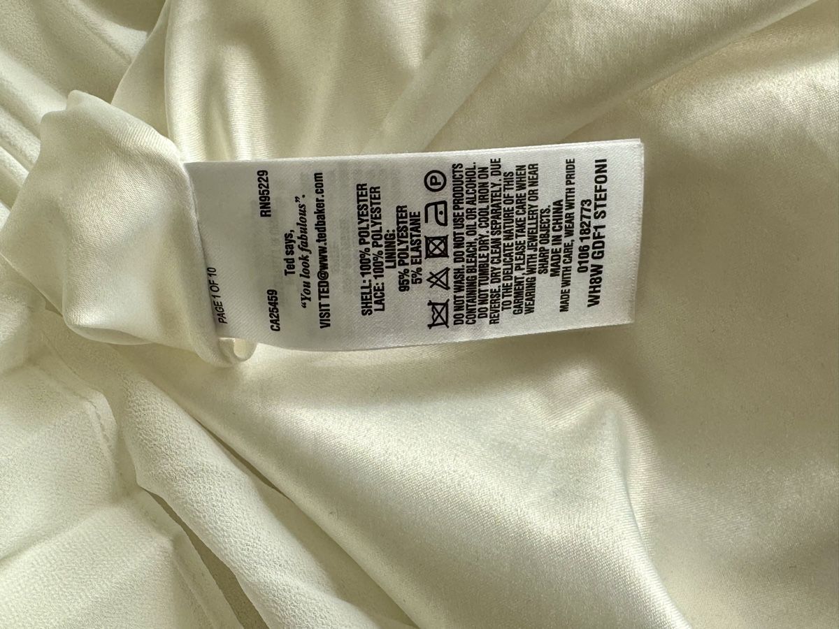 Ted Baker Robes: Wunderschönes Kleid von Ted Baker – D'occasion à Arni AG par goforluxery 3