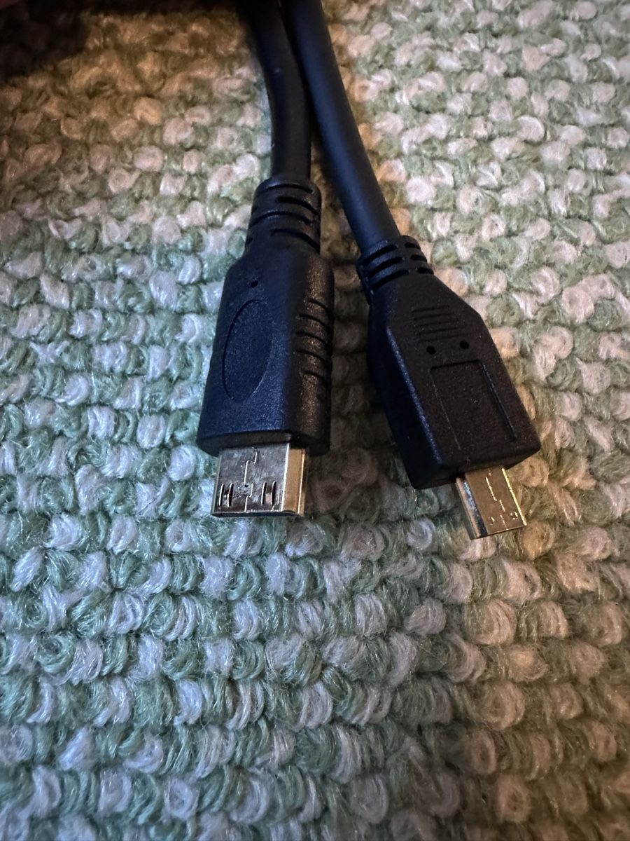 Lecteurs & Adaptateurs: Mini and micro HDMI to VGA – D'occasion à Bex par roopa.gorla 1