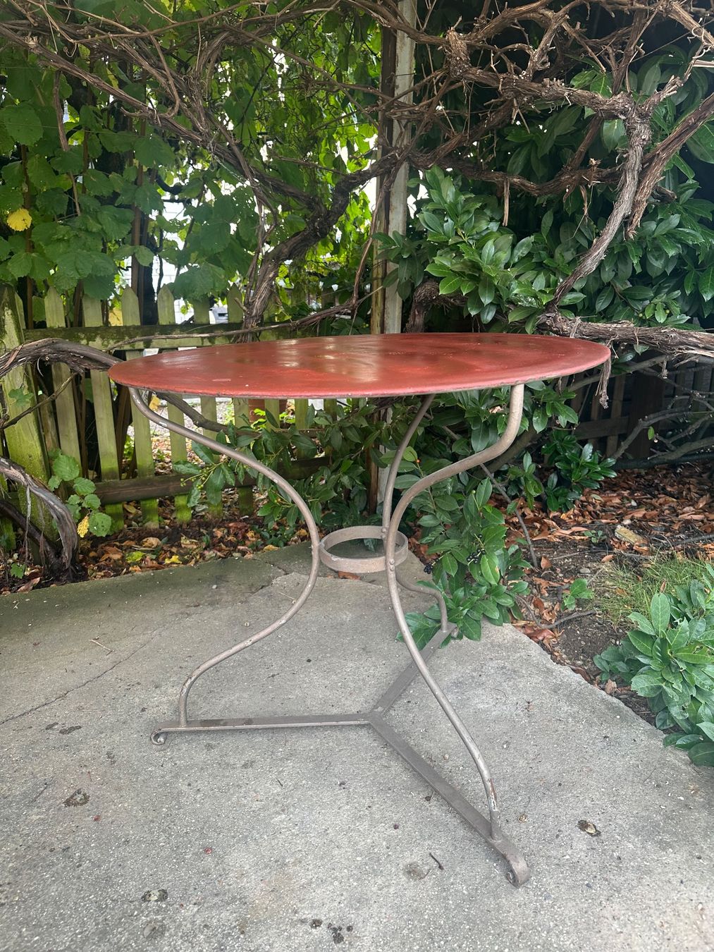 Tables: Antiker Gartentisch rund – D'occasion à Winterthur par BaHu 3