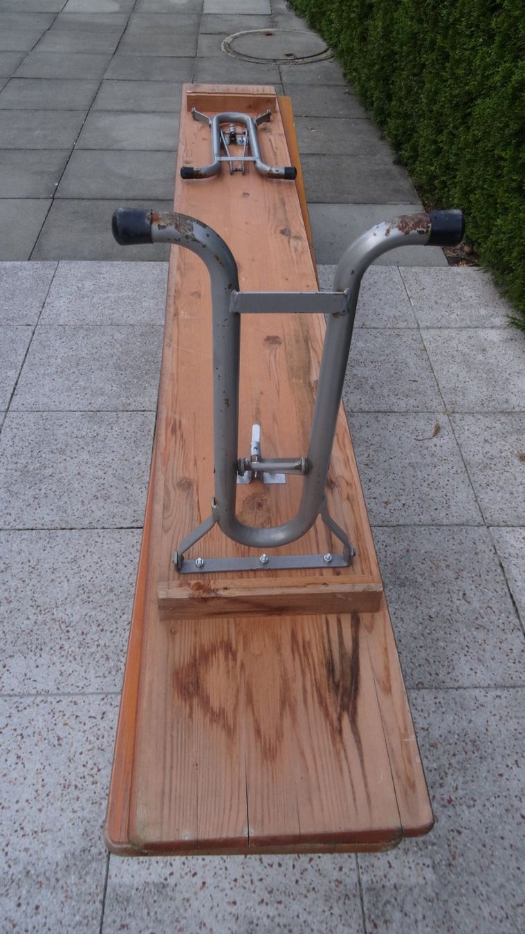 Panchine: Festbank, Holz, – Usato da Ehrendingen venduto da CHMEX 5